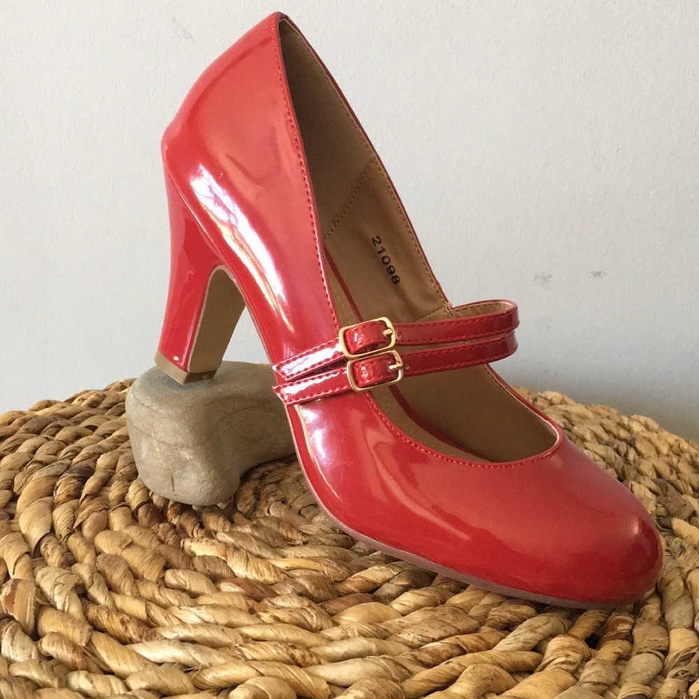 Journee Collection Wendy Pumps